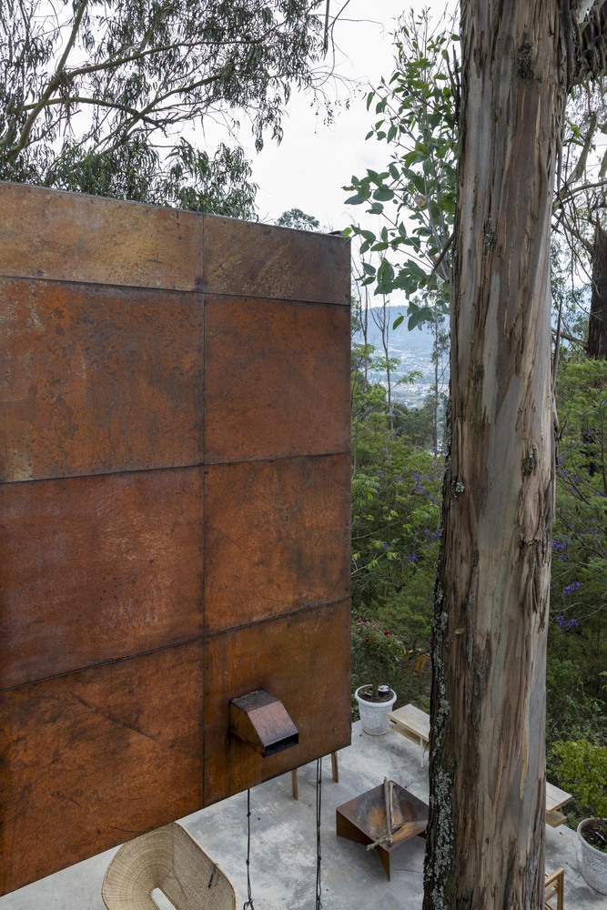 "倾斜立方体 | 2022 年 Quito 的 Oblique Extension House"-38