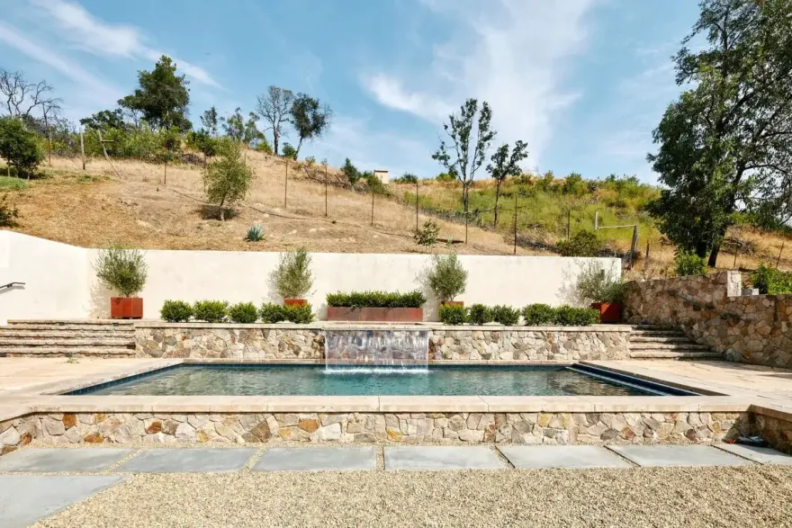 加州自然风格别墅 | 现代设计与乡村美学的完美融合-22