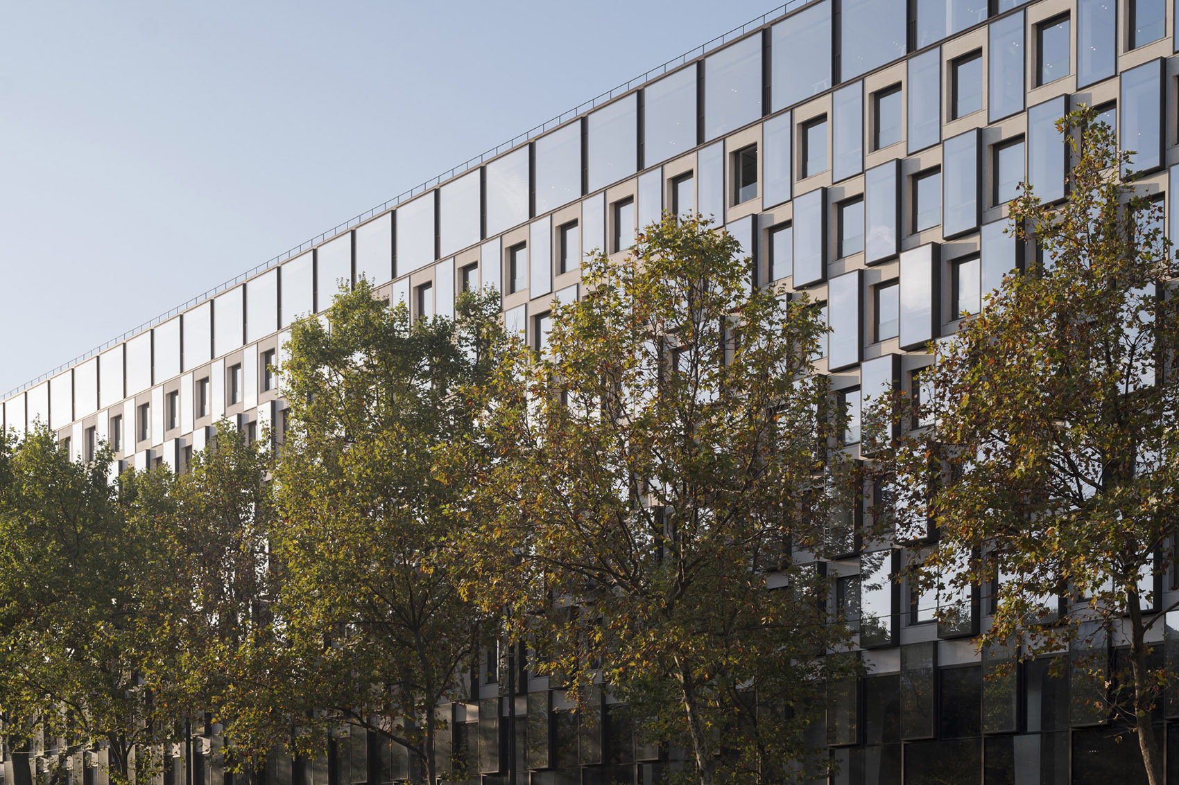 巴黎110米焕新立面项目丨法国巴黎丨Baumschlager Eberle Architekten-6