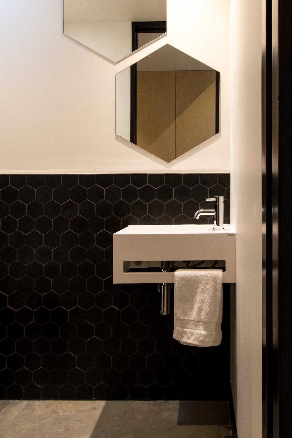 Holiday home in New Zealand which reflects a place where the owners could escape   CAANdesign  Architecture and home design blog-13