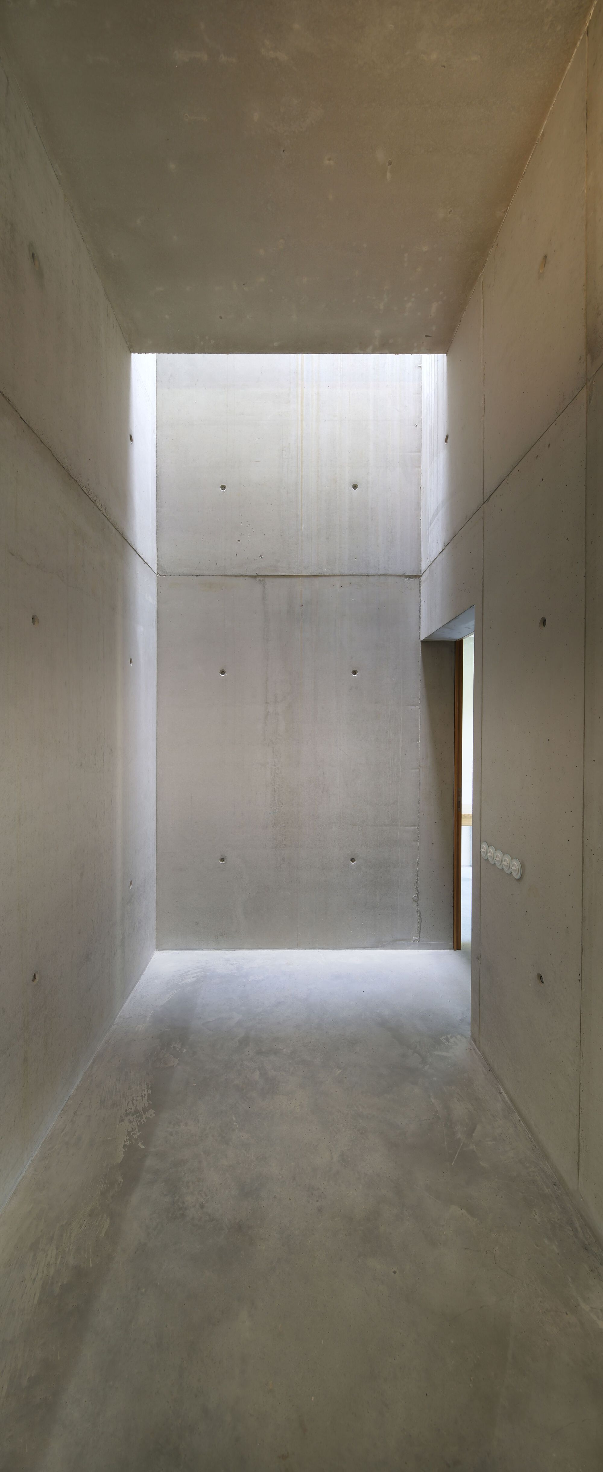 Chapel in Miljana / Álvaro Siza Vieira-24