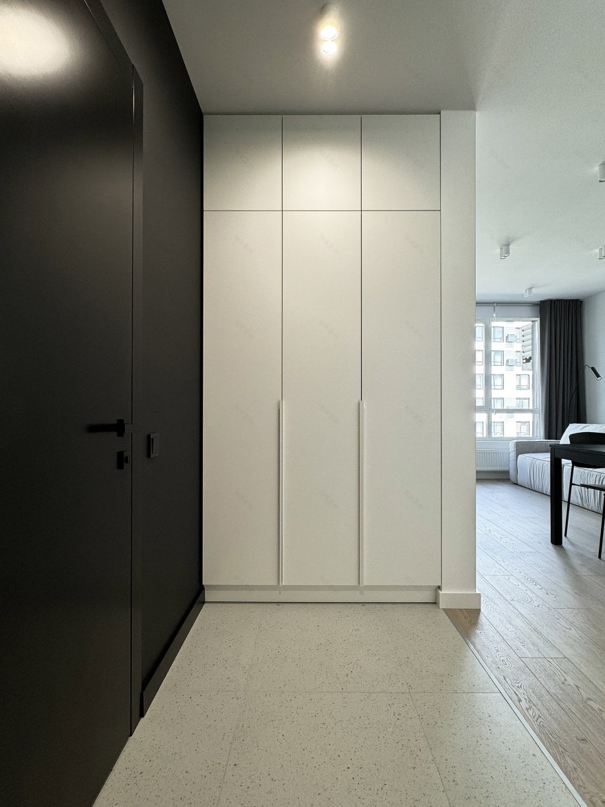 ZAMARSTYNIVSKA 170-23