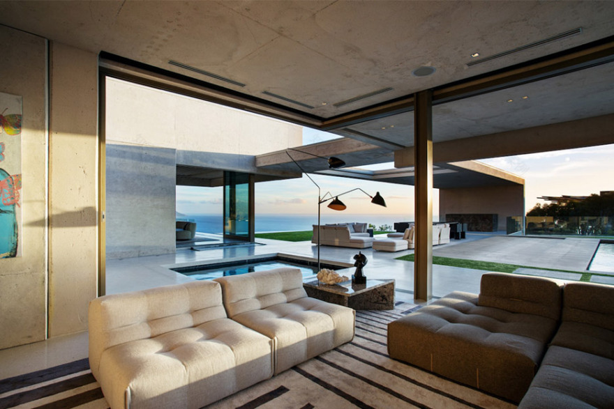 Mountainside villa by Saota frames Cape Town's spectacular scenery-12