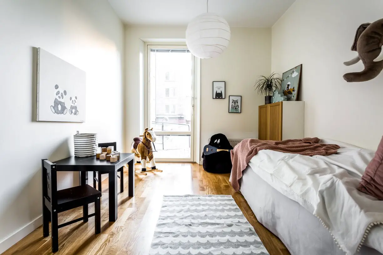 镜子的创意安装 | 藏在沙发后的艺术-16