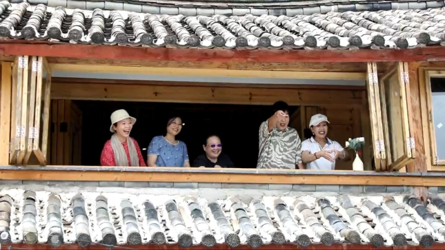 五姐妹同住“乘风破浪的家”,《梦想改造家》实现最美抱团养老-0