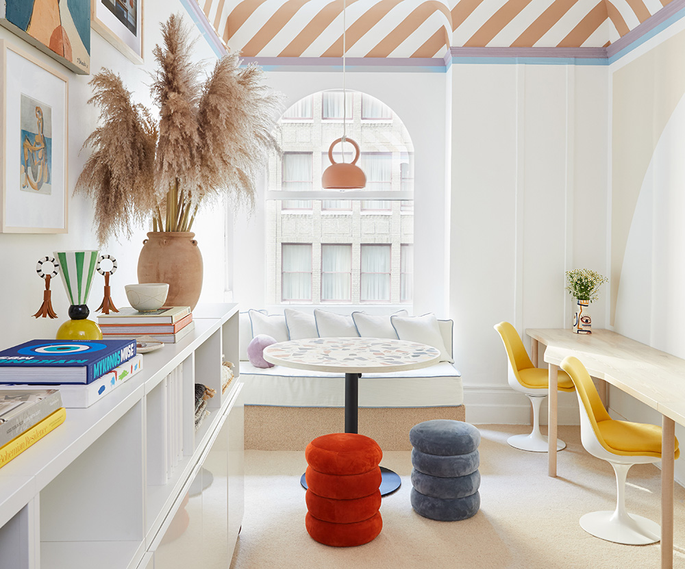 纽约时尚儿童游戏室，马戏团风格条纹天花板-1