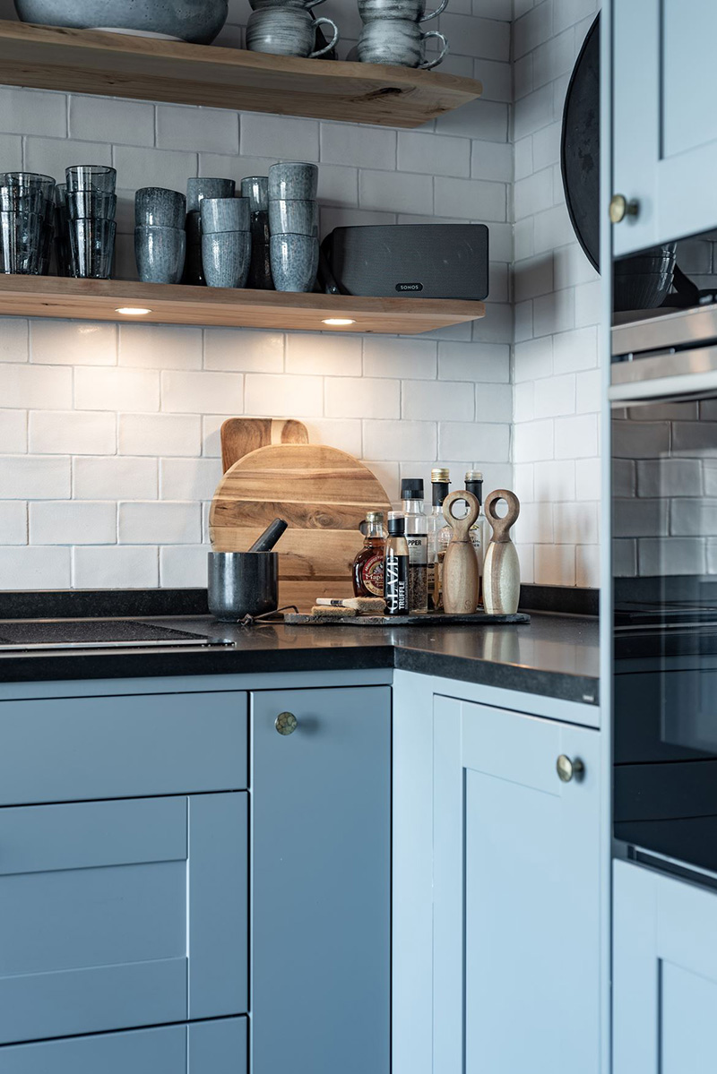 瑞典山间滑雪胜地里的温馨木屋-14