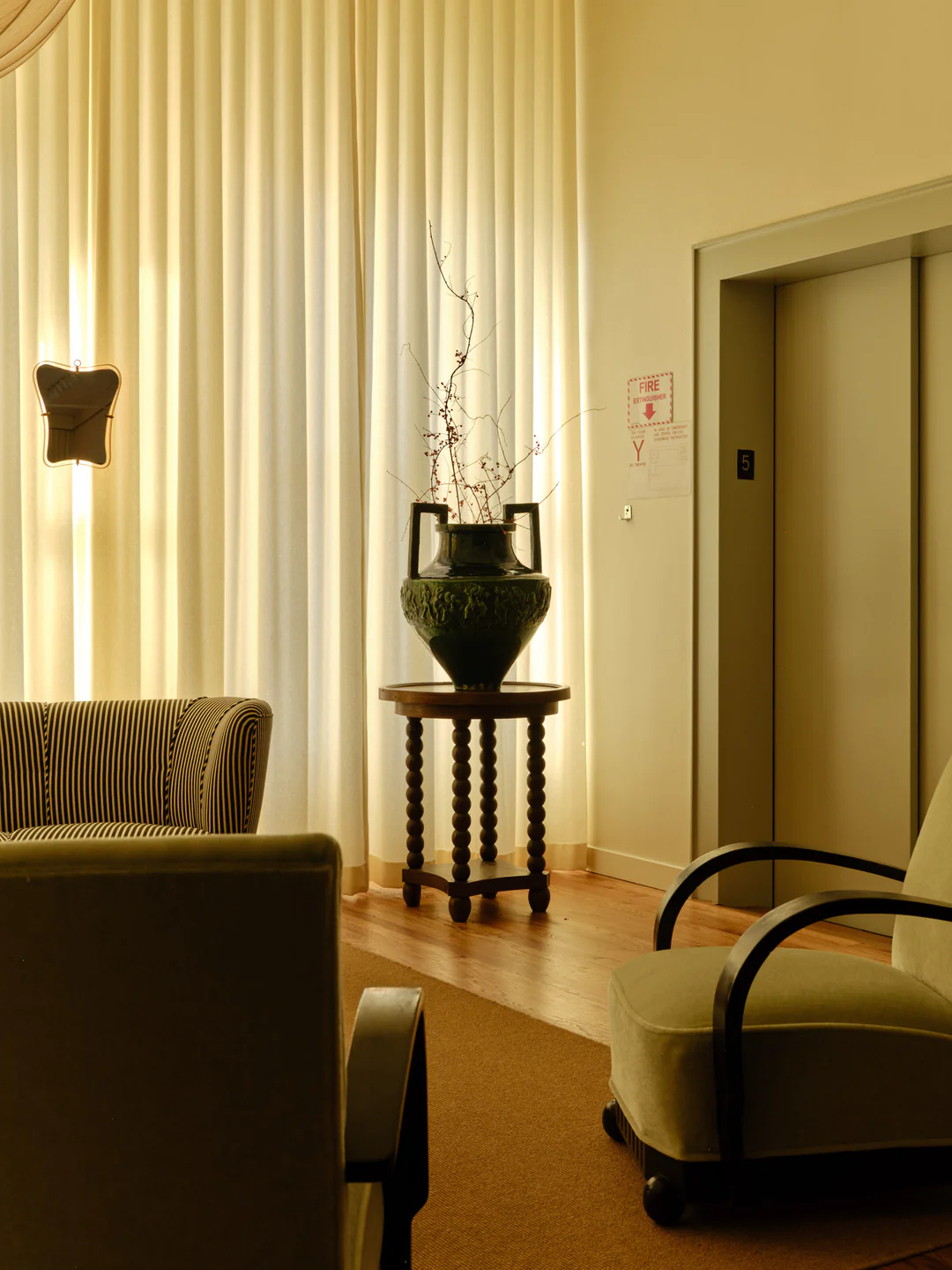 Alan Eckstein丨极简色调与感性体验·纽约婚纱展厅-13