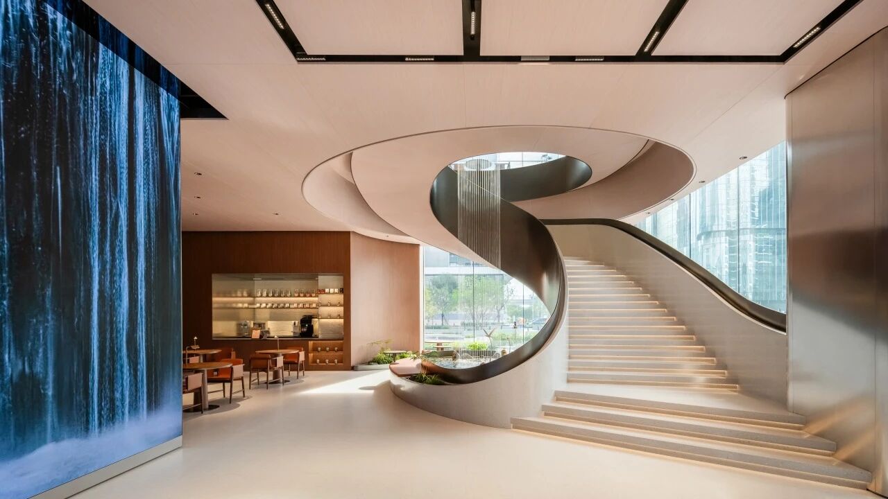 荣耀阿尔法AI旗舰店丨中国深圳丨HONOR Retail Design Studio-43