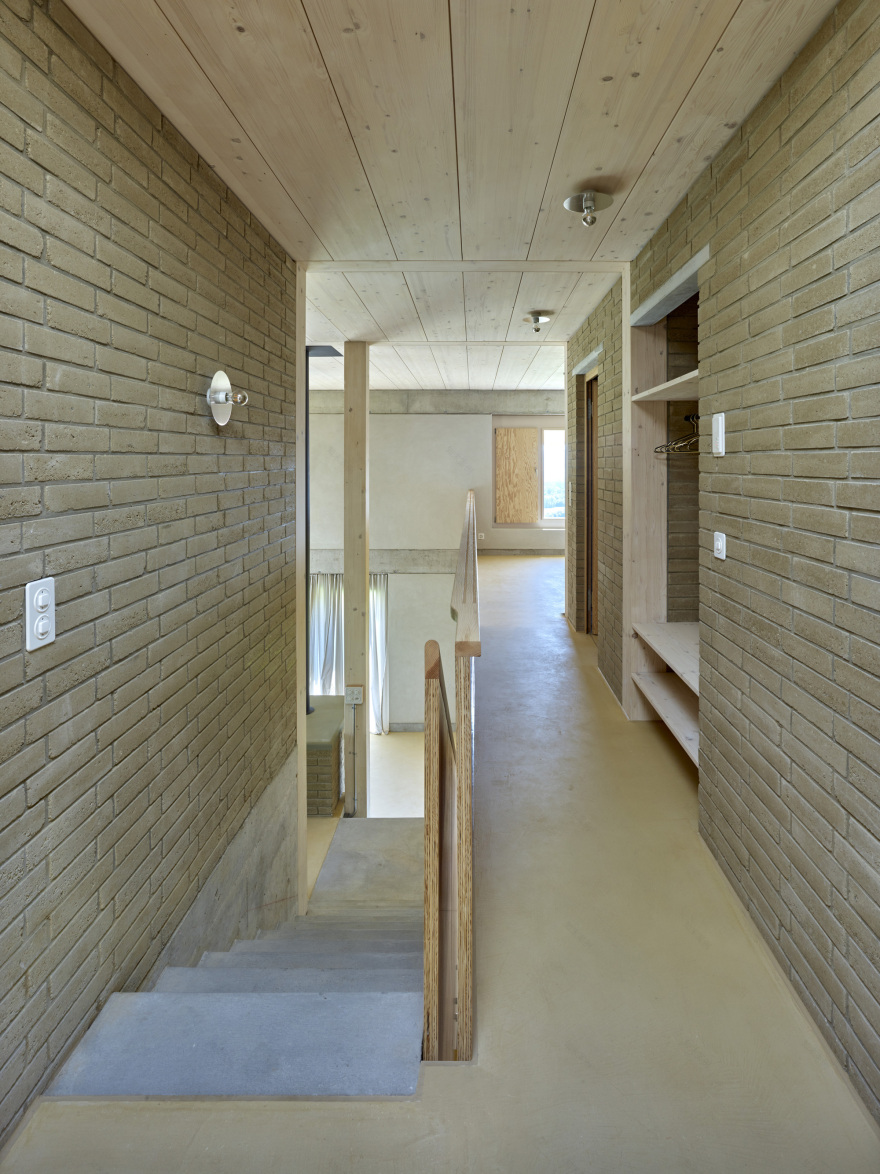 Mont Vully 两栋公寓 | 自然低排放材料打造宜居空间-10