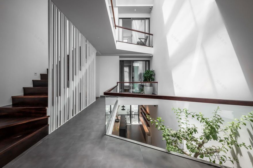 越南 NGỌC 家庭住宅 | 多层次空间与隐私兼顾-12