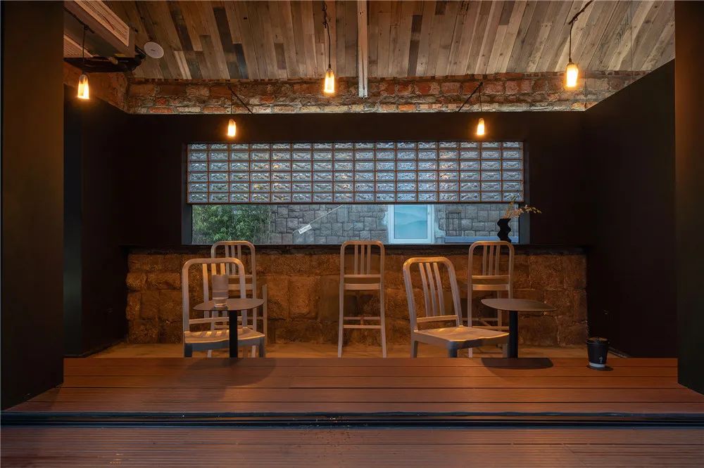 毗邻百年德式建筑，由三间门脸房改造而成网红咖啡店-29