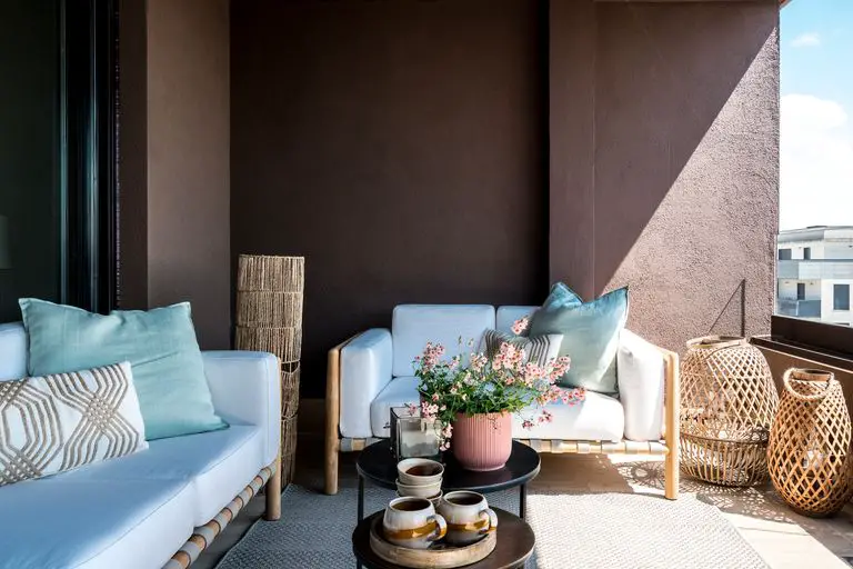 西班牙木质设计公寓,打造温馨现代生活空间-28