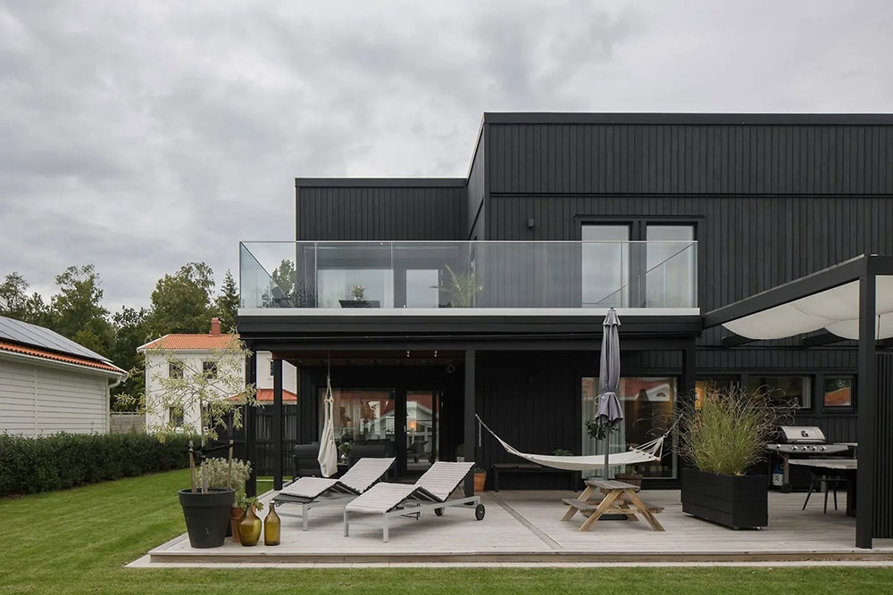 瑞典现代小木屋的温暖设计-22