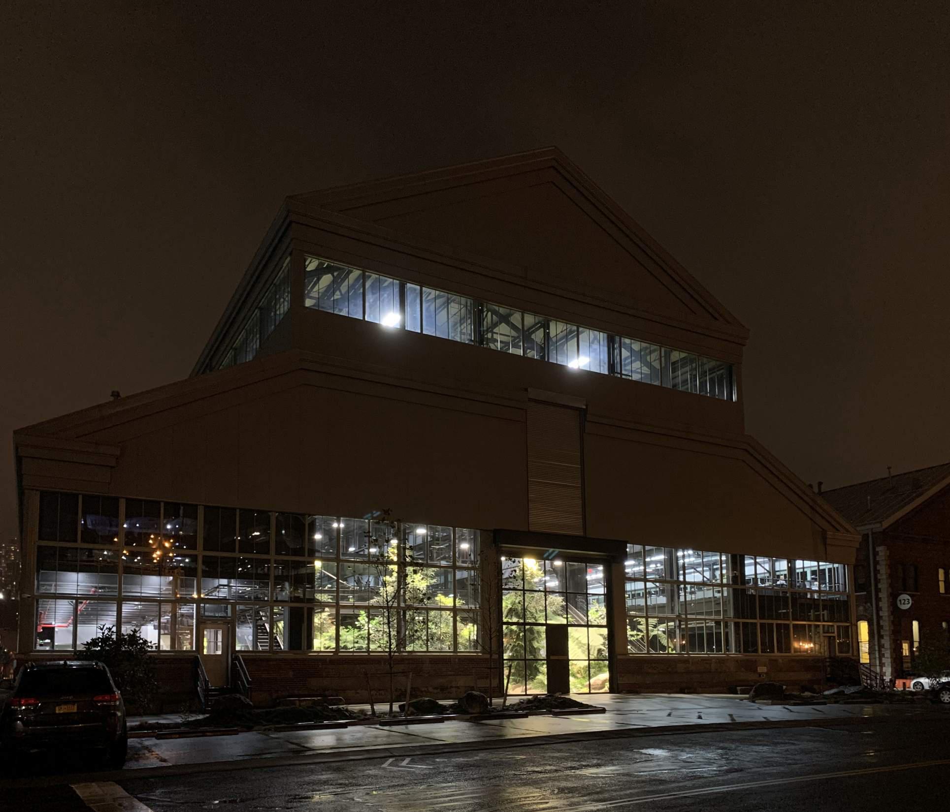 “最硬核”的办公空间改造，废弃海军造船厂中长出了一座封闭森林！-82