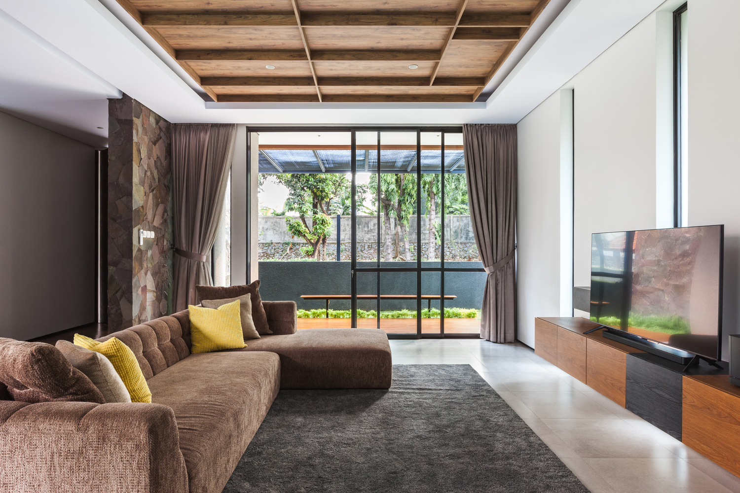 印尼热带现代住宅 | 光之井的绿洲魅力-14