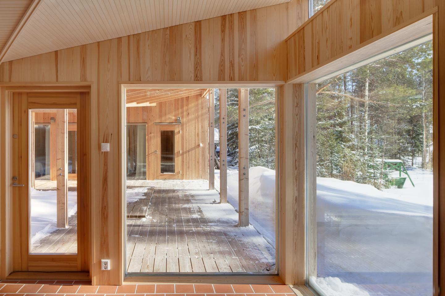 芬兰布鲁恩别墅 | 日光充足的全年休闲空间-25