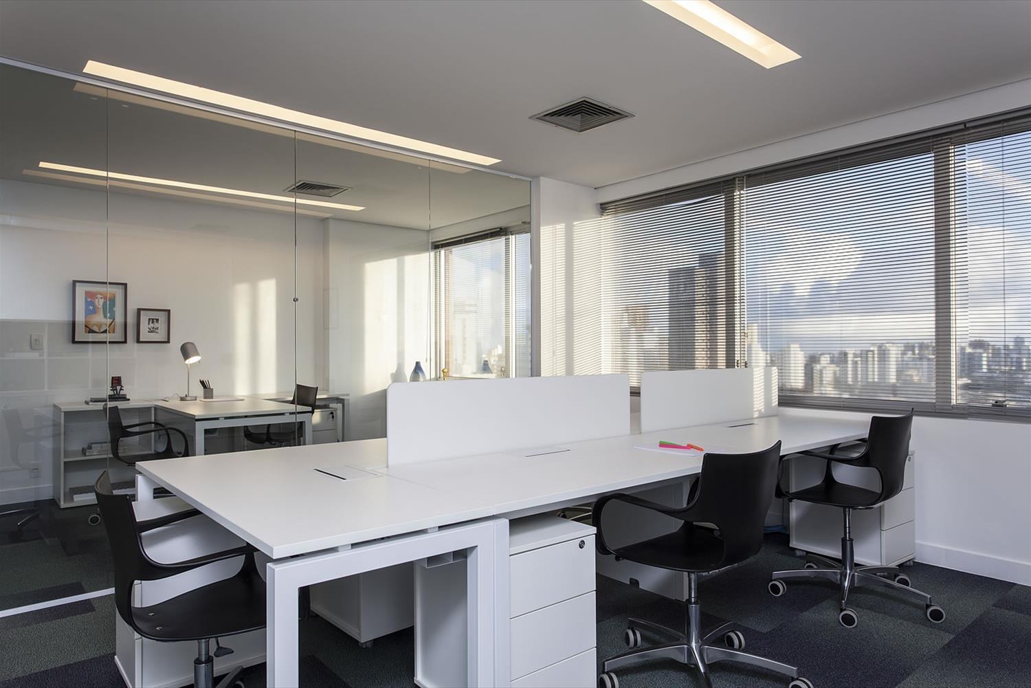 巴西 Candyall 娱乐公司办公室设计 | 木质与玻璃的完美融合-3