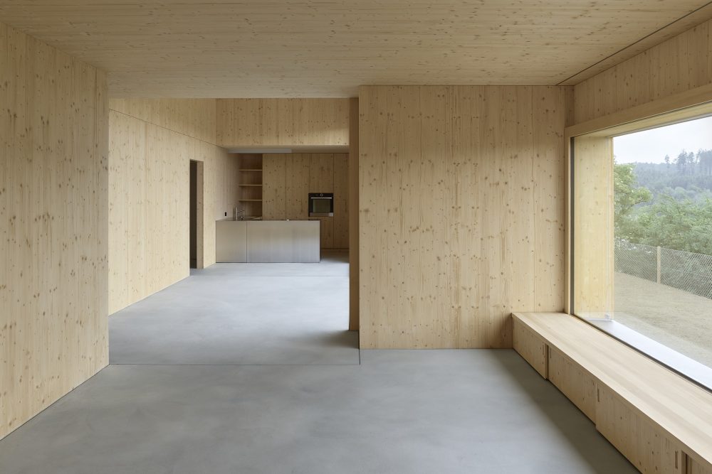 瑞士山坡上的原木家园-21