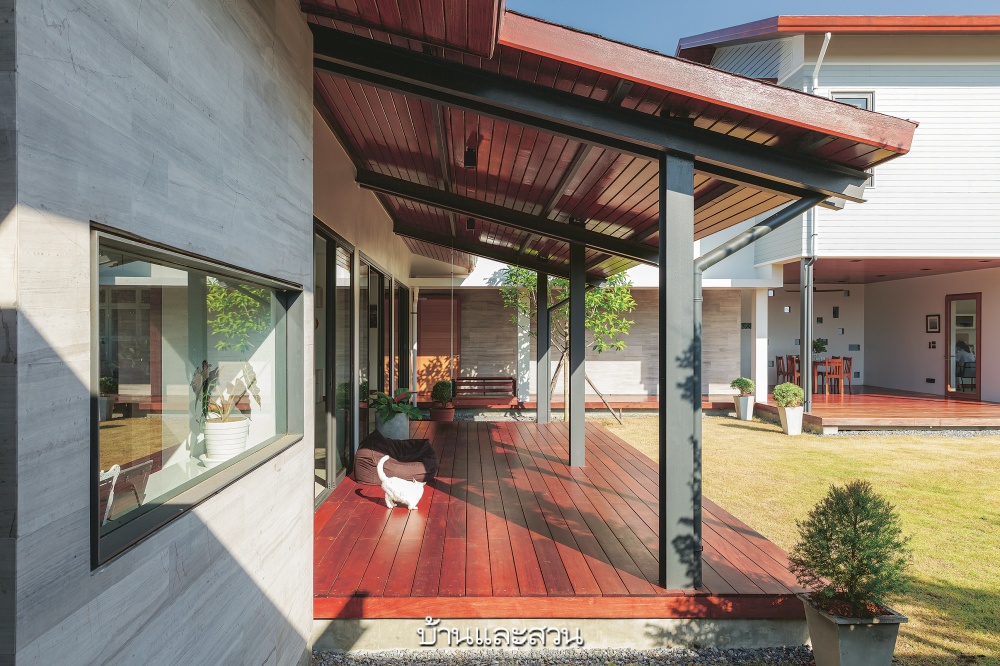 แบบบ้านโมเดิร์น FESTUS HOUSE เฉลิมฉลองความสุขผ่านสวนกลางบ้าน-11