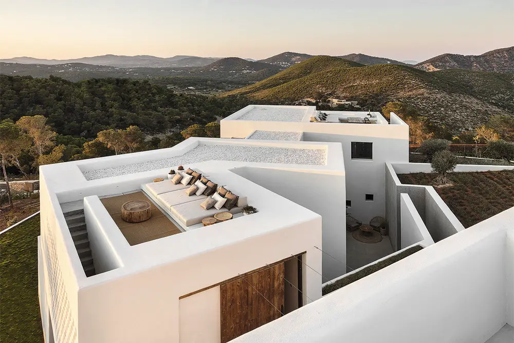 伊比莎岛纯白立方别墅 | 著名设计师 Patricia Urquiola 的地中海风情设计-15