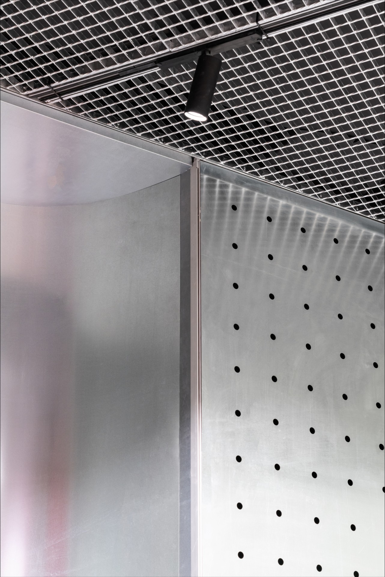 服装店丨APRIL,(AB)NORMAL-15