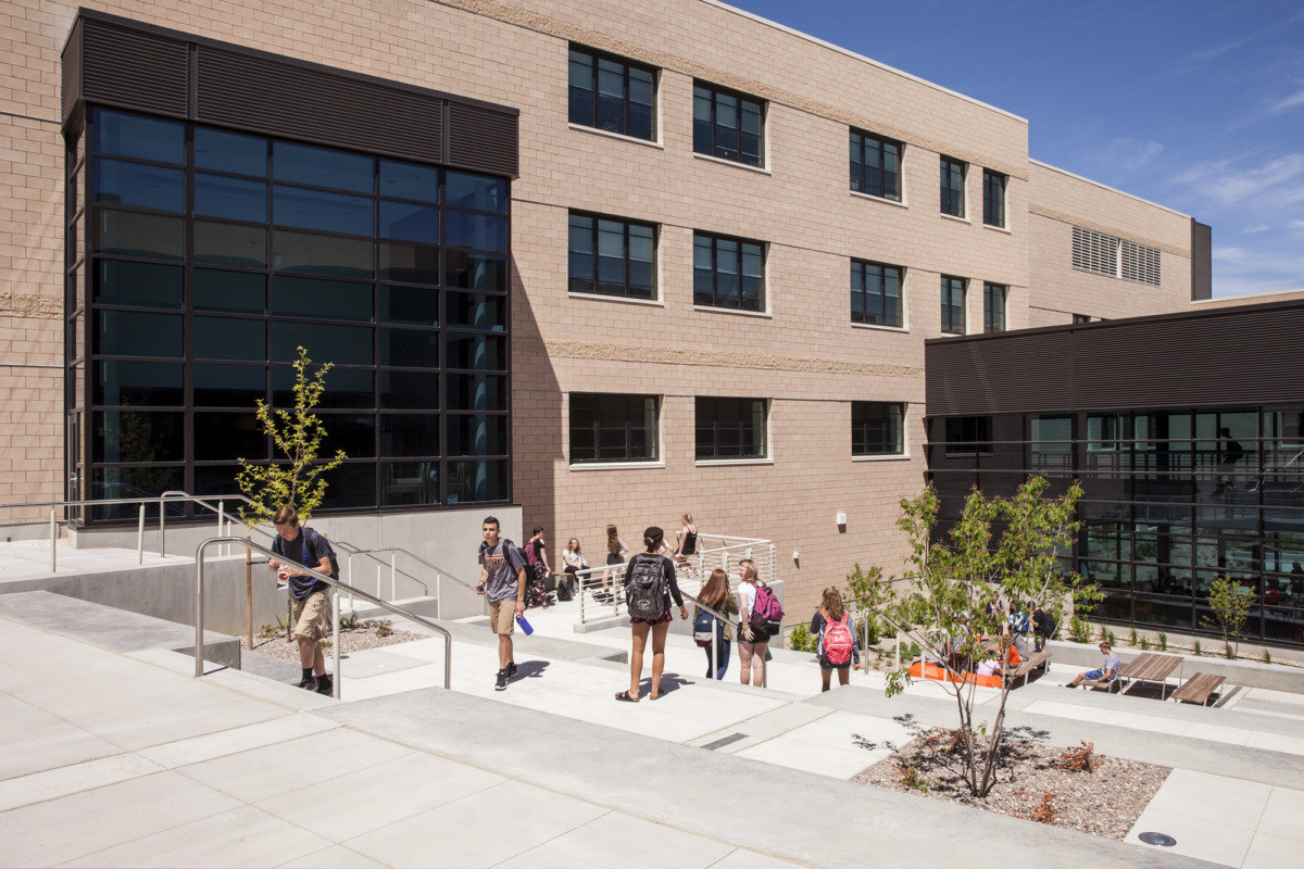 Wyoming 中学百年老校翻新，21 世纪学习环境助力学生成长-44