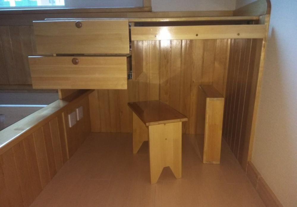 
万科蓝山精装房次卧榻榻米制作 -1