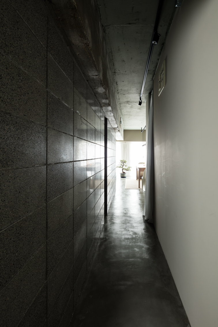 Dwelling With Independent Concrete Block Wall / Asano - Izue Architect Office-29