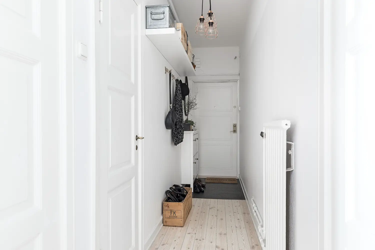 瑞典色彩家居设计 | 深蓝灰的温馨公寓-21