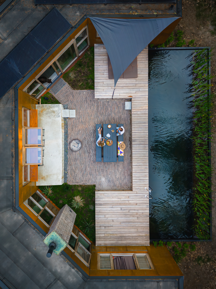 森林中的 C 形度假屋丨荷兰丨GetAway Projects-33