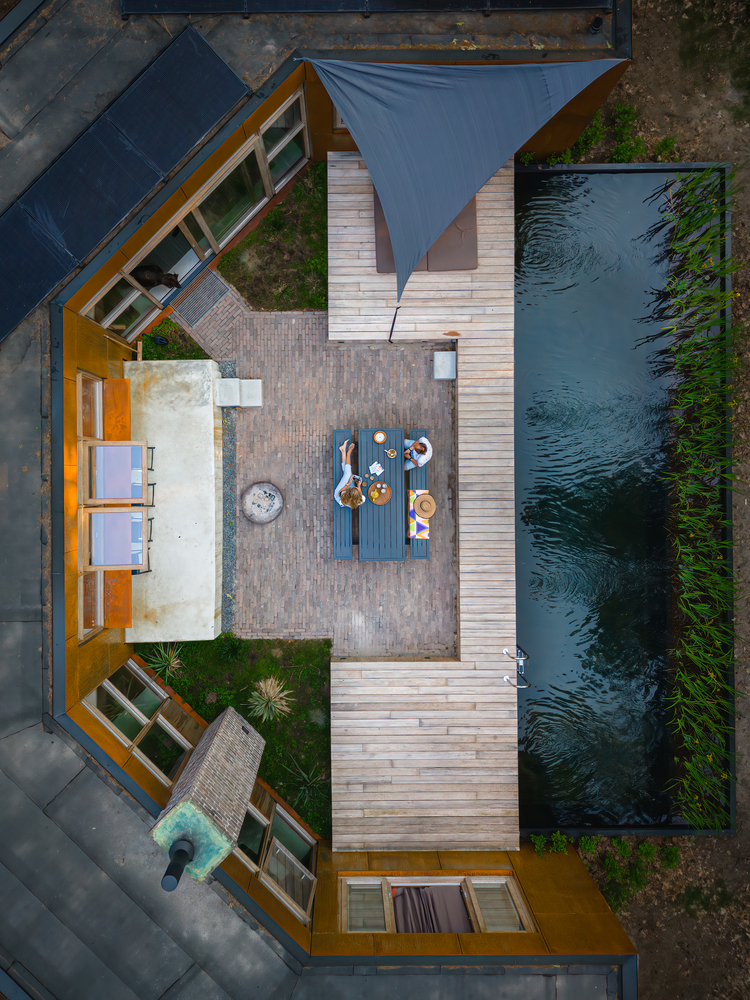 森林中的 C 形度假屋丨荷兰丨GetAway Projects-33