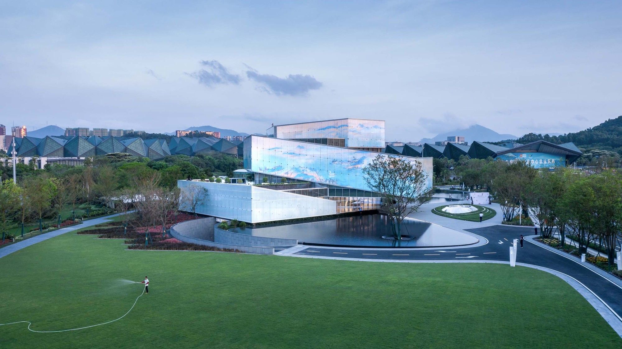 世茂深港国际中心展览中心-23