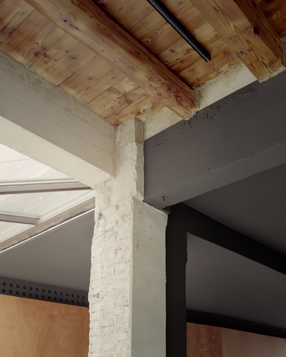 意大利“门槛与宝藏”艺术空间,探索边界与珍宝的完美融合-28