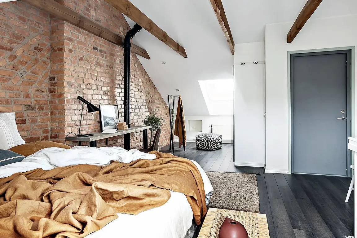 瑞典公寓巧妙改造，阁楼卧室温馨舒适-1