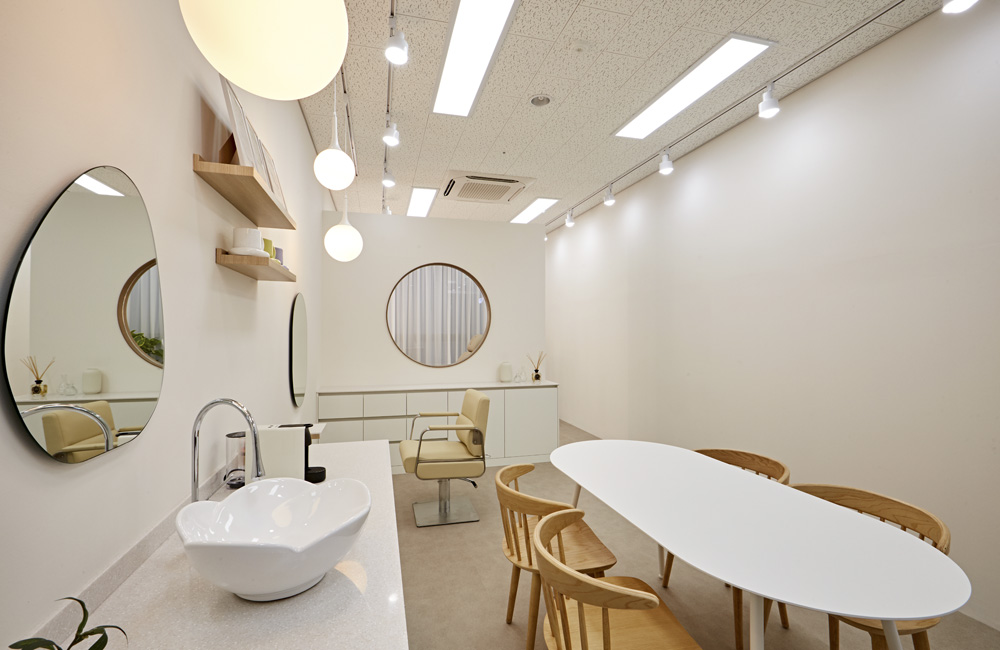 简约风格 10 坪美妆店设计案例-4