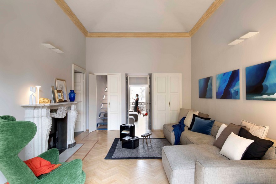 Lovely Apartment in Torino Cleverly Combines Classical Details with Contemporary Arrangements-1