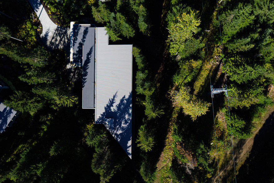 Trail’s Edge 宫殿式豪华滑雪小屋住宅丨加拿大丨Openspace Architecture-9