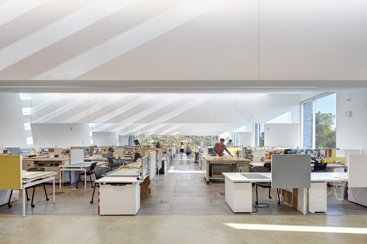 博尼斯蒂尔大道上的线性中心 · 阿尔弗雷德·陶布曼翼-21