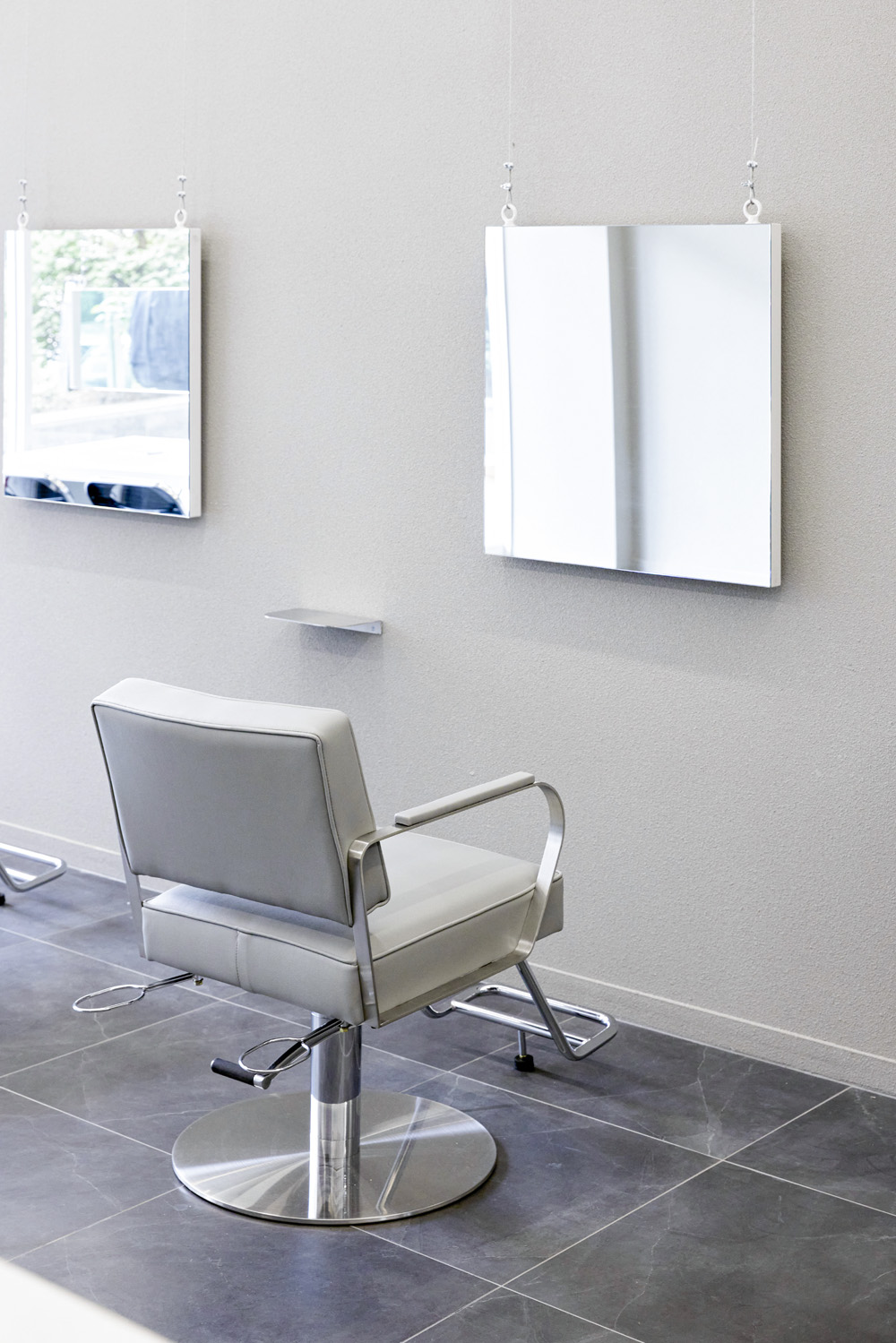 白色极简美容空间设计-9