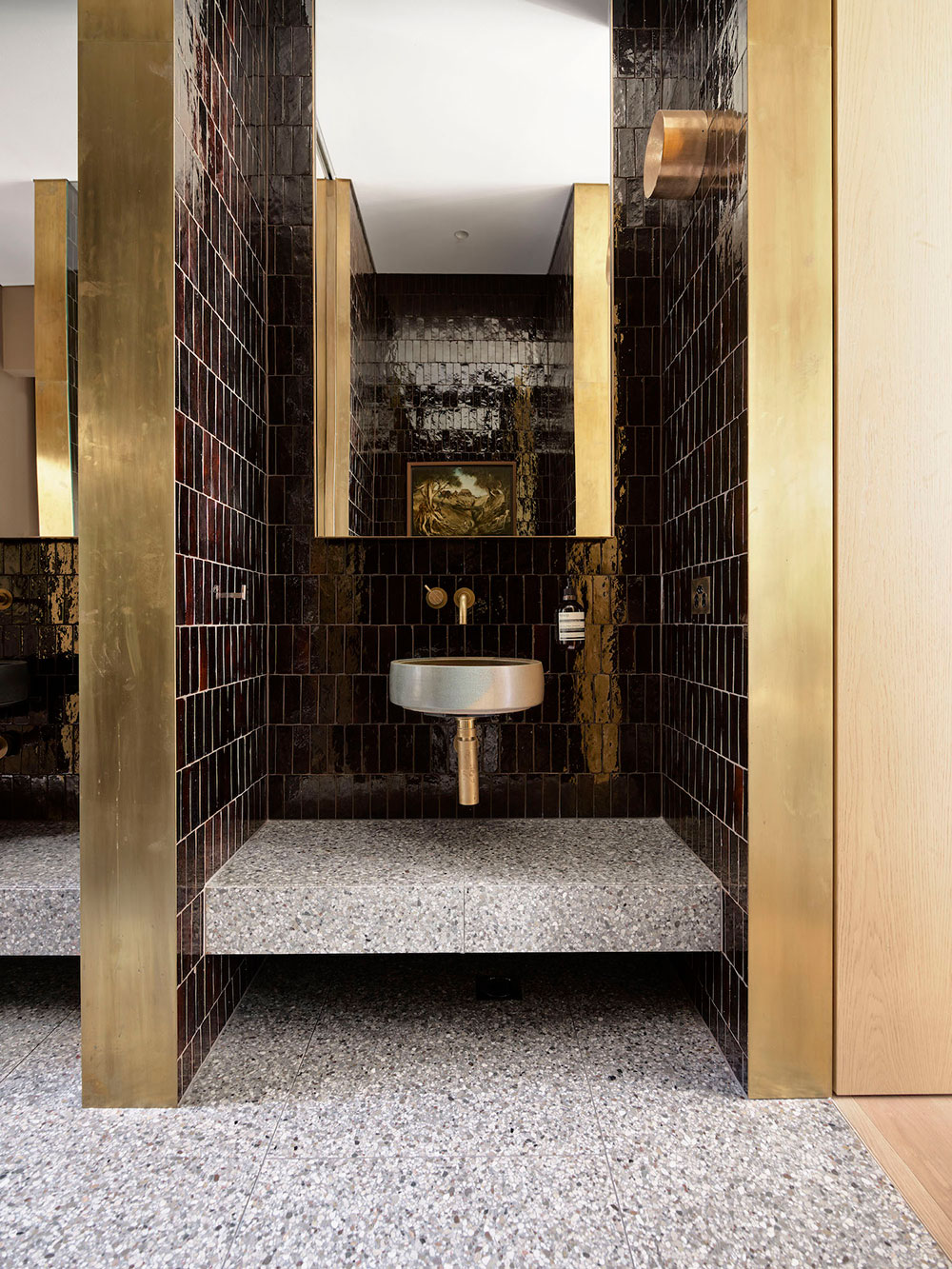 圆顶天窗与大理石厨房 | 悉尼 1930 年代住宅的翻新魅力-20