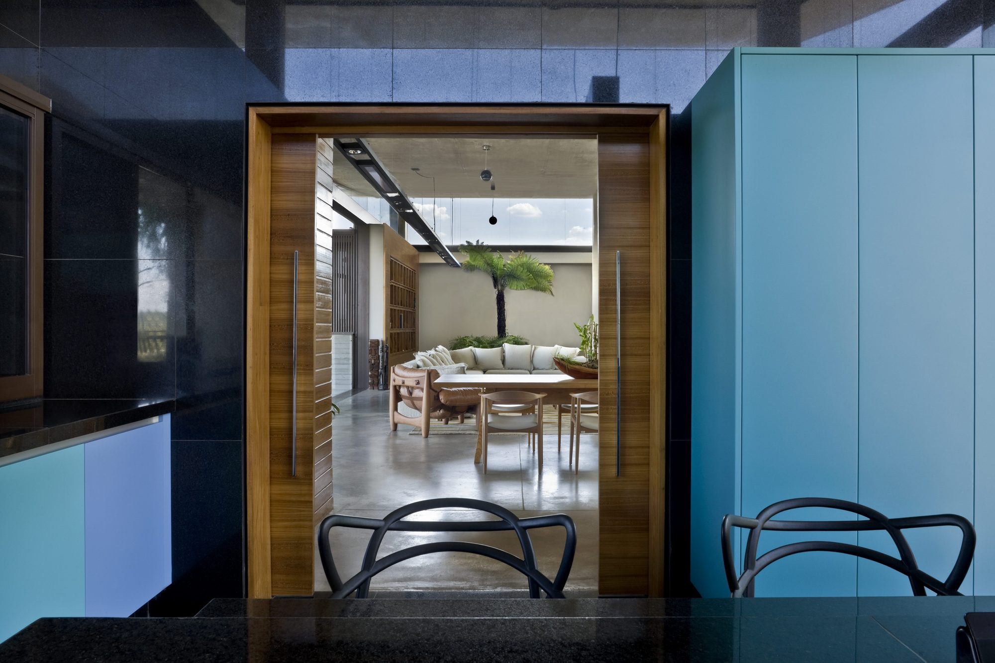 巴西 Goiânia 别墅 | “攀爬之屋”融入自然,展现个性-27