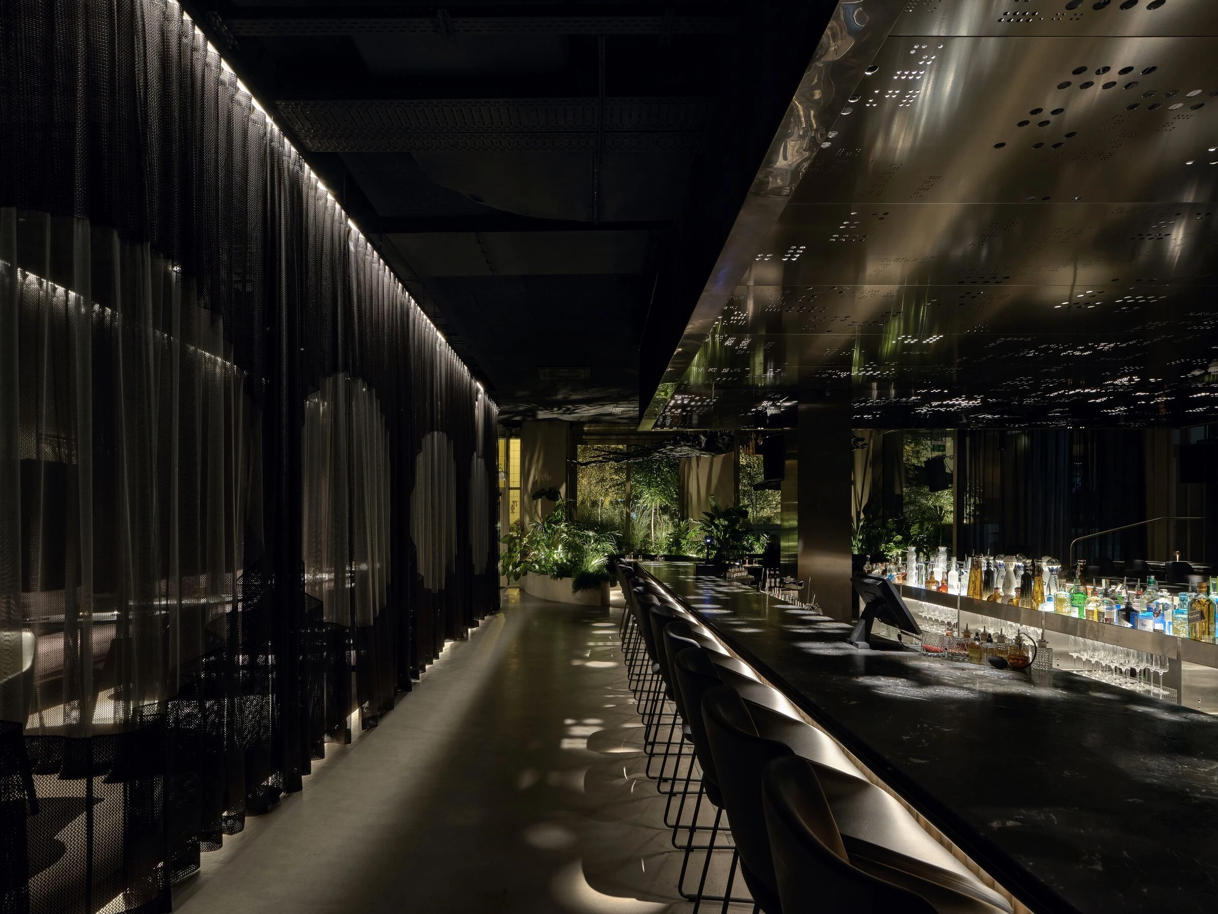 MOSH BAR & DINNER | INNOCAD architecture | Archello-1