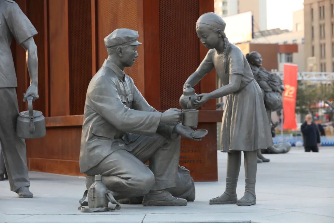 “哈密精神”万岁！央美雕塑系情景式公共艺术作品为人民塑像-58