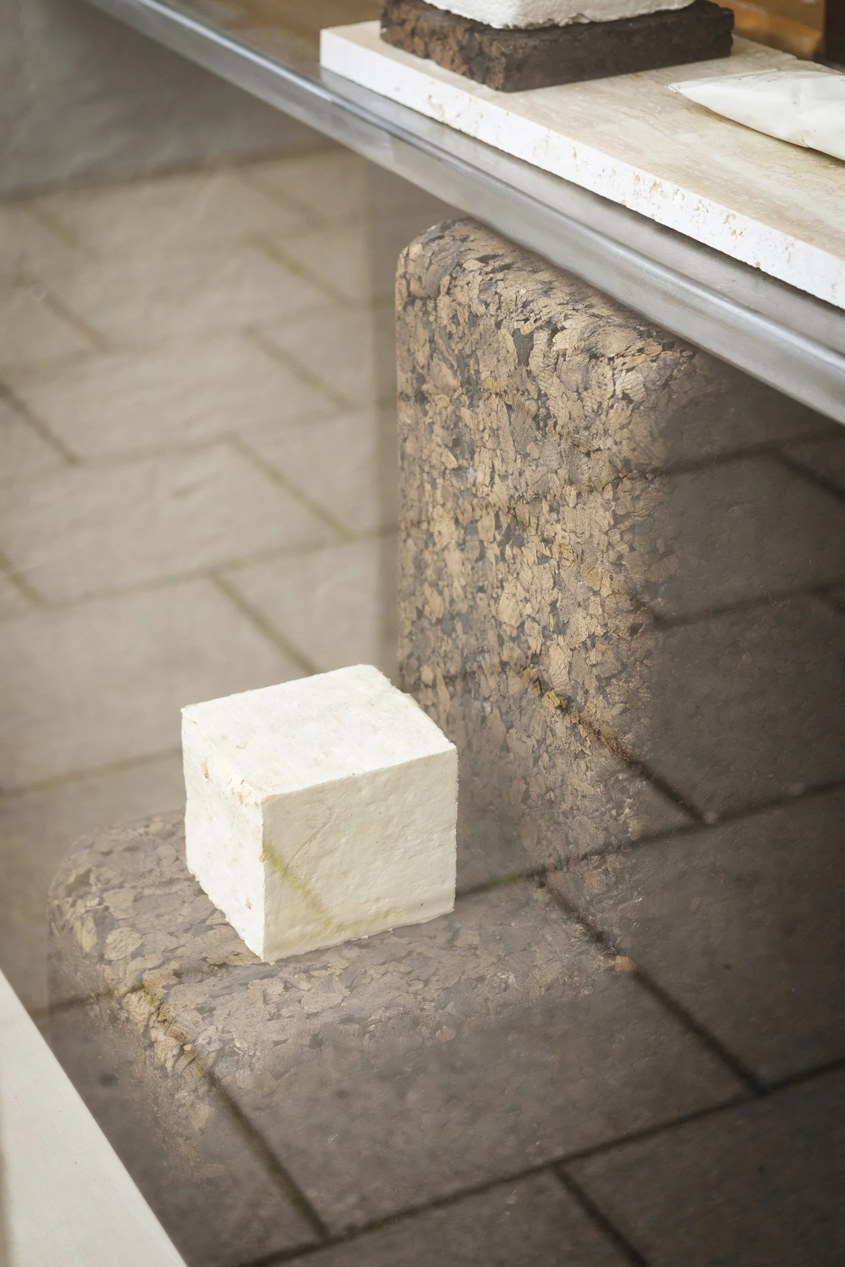 由于big· · Nina+Co表述不清晰，big和Nina+Co之间的· ·表意不明，难以准确理解原文意图和语境，无法给出准确翻译 丨Nina（推测）-16