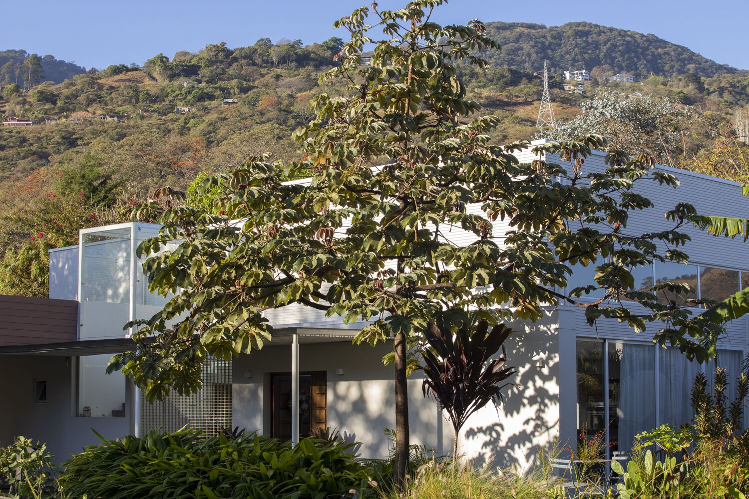 Casa Patio · 融入自然的可持续殖民地风格设计丨哥斯达黎加圣何塞-28