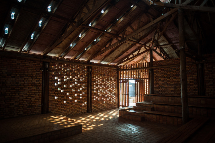 乌干达乡村社区健康教育中心-2