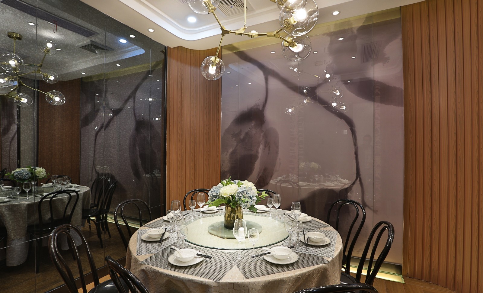 IDDW 道伟设计 | “灰度”巴黎中餐厅,简约工业风融合巴黎元素-7