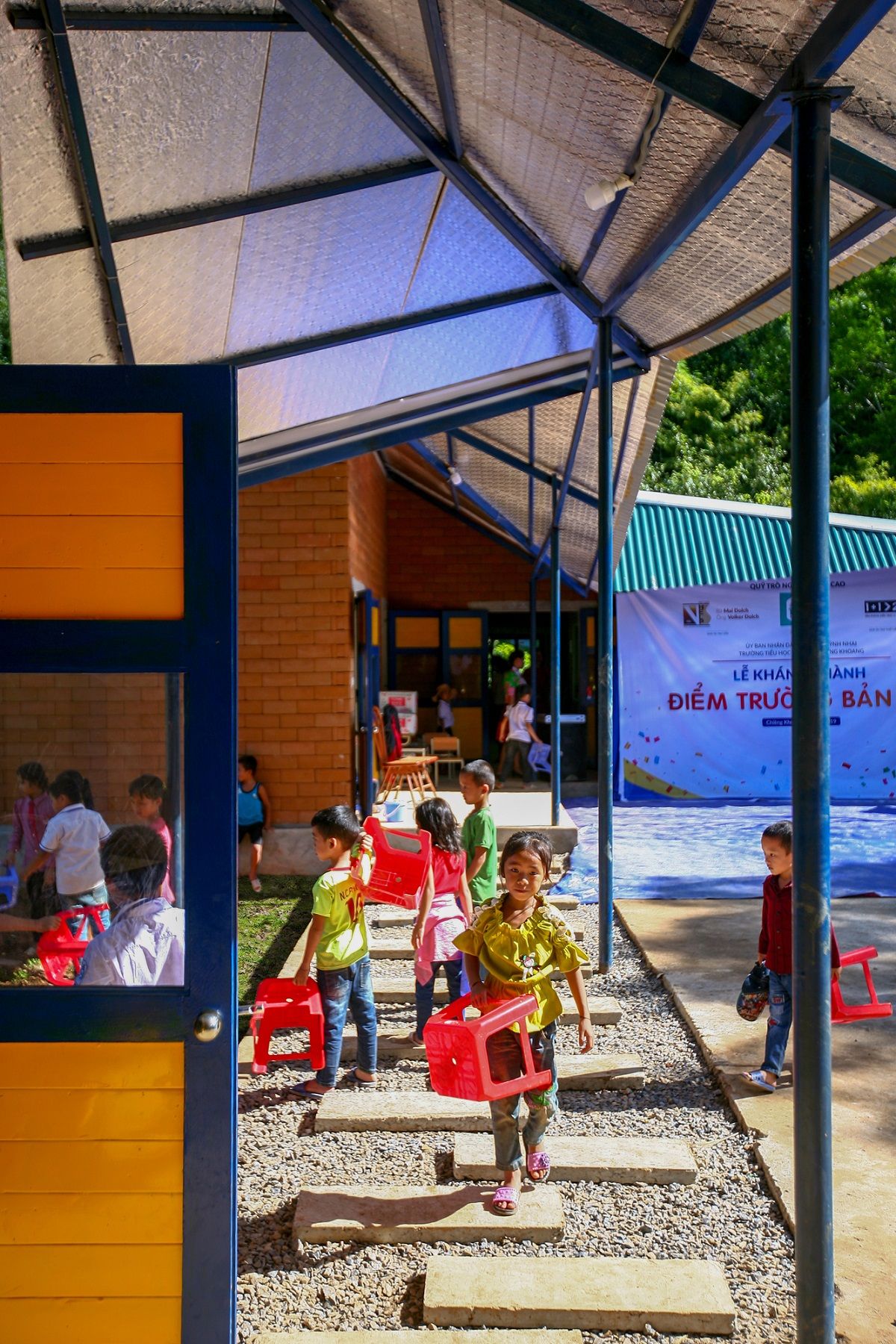 森林中的学校 · 1+1>2 建筑事务所打造独特学习环境-18