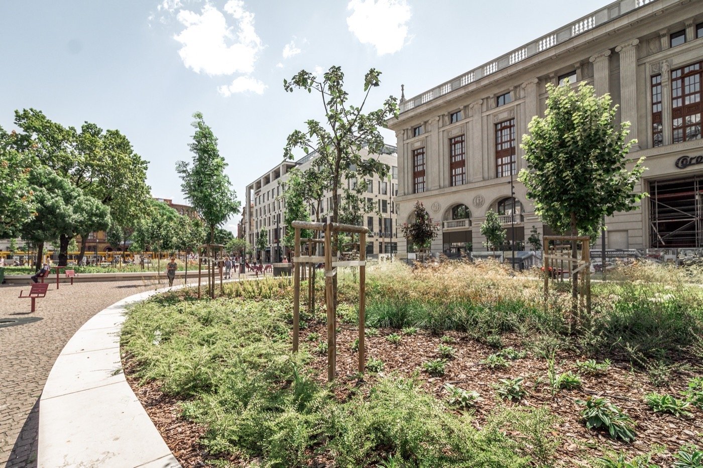 布达佩斯布拉哈卢扎广场丨匈牙利布达佩斯-10